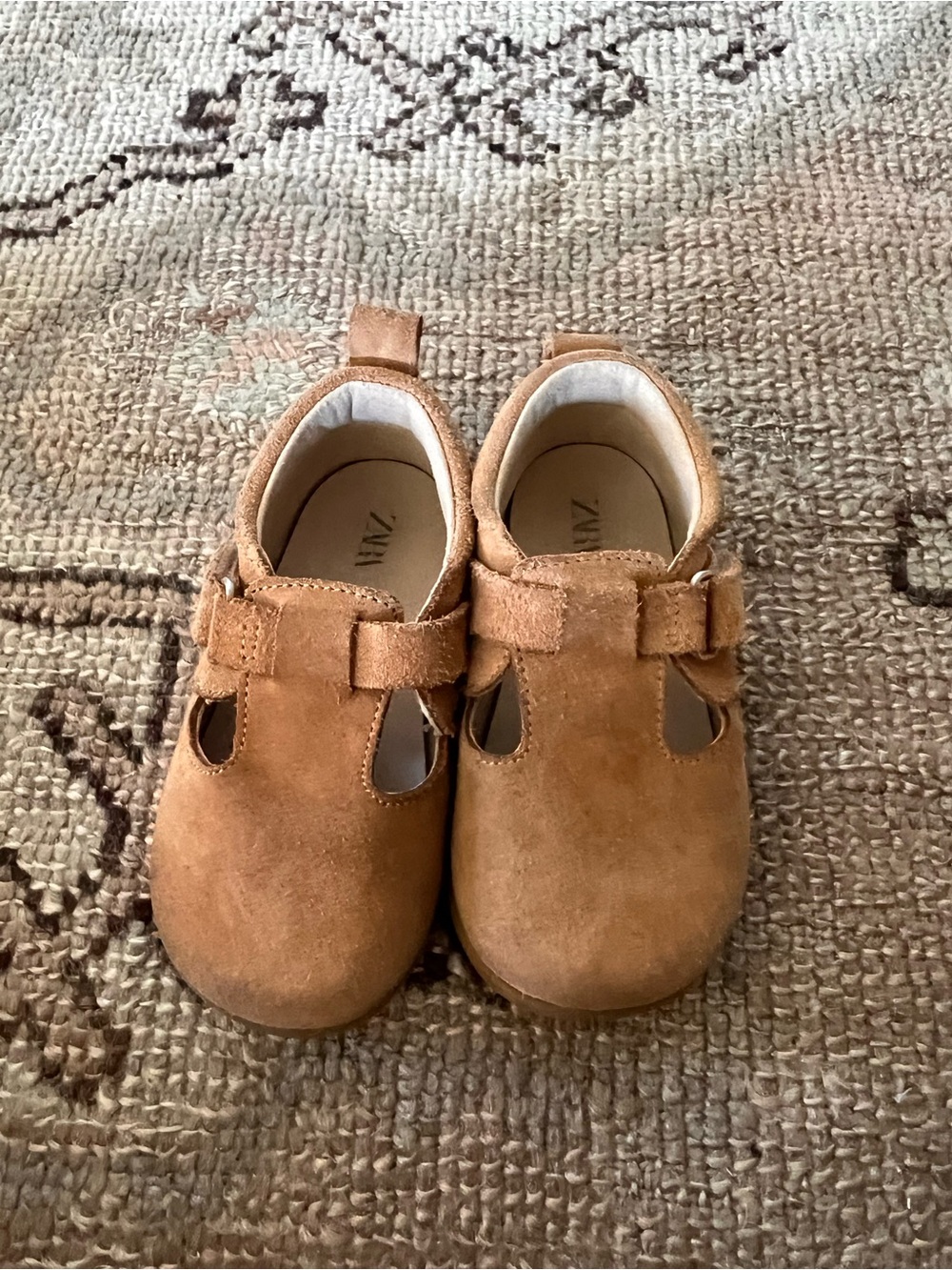 Zara Girls Suede Moccasin T-Strap Shoes in Tan Size Eur 23 - Picture 2 of 4